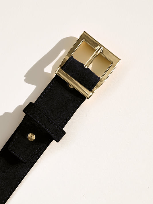 Loa – Black Suede