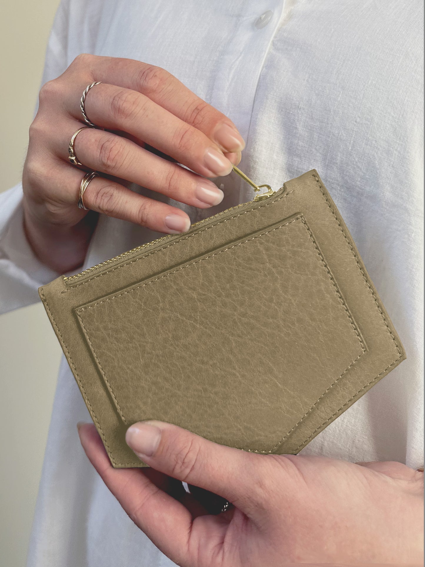 Day - Taupe