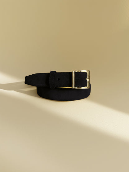 Loa – Black Suede