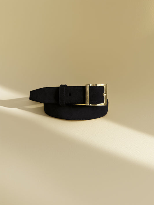 Loa – Black Suede