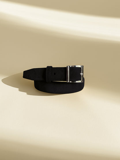 Loa – Black Suede