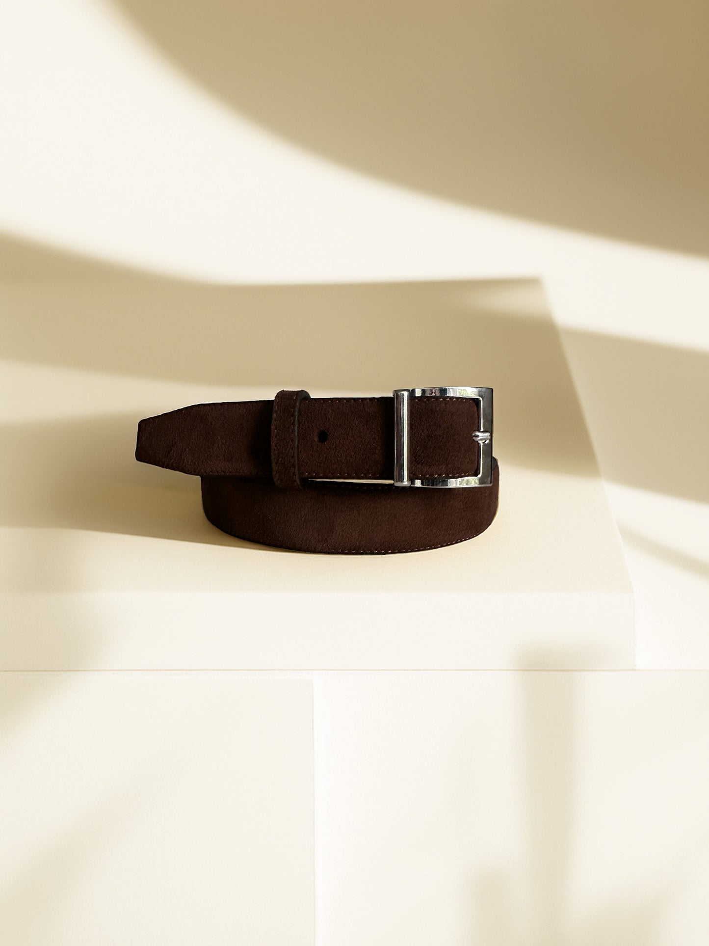 Loa – Dark Brown Suede