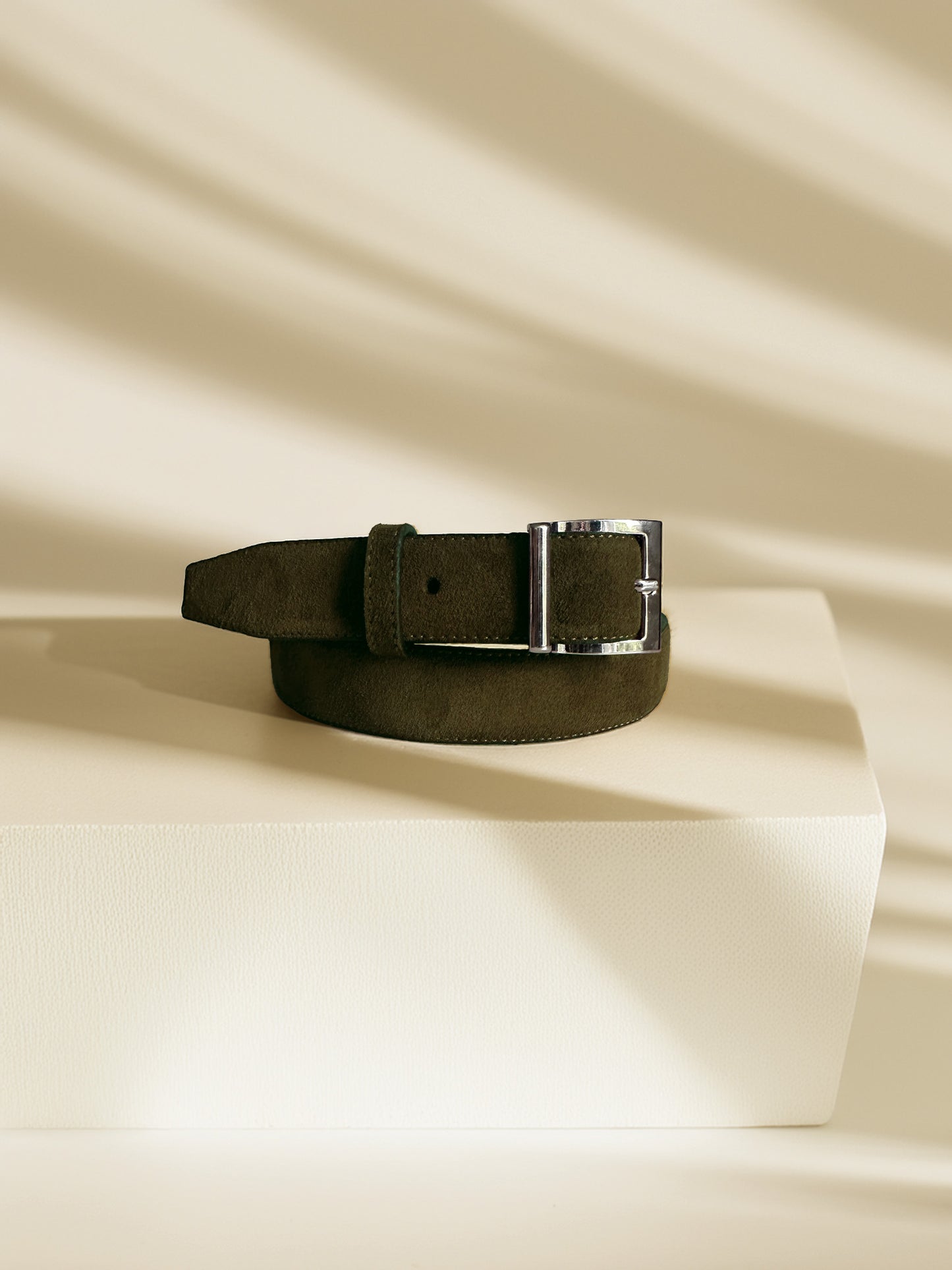 Loa – Dark Green Suede