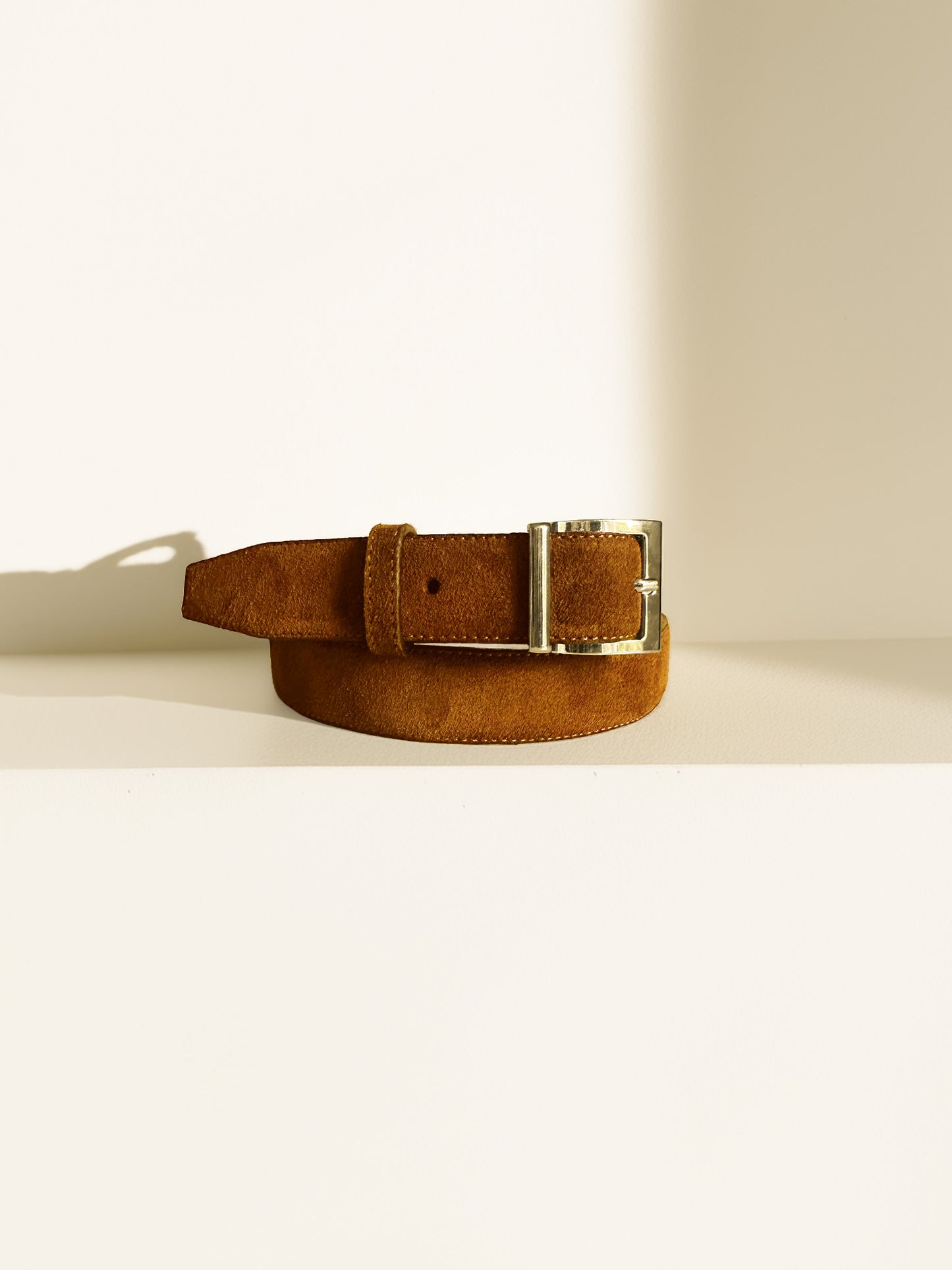 Loa – Cognac Suede