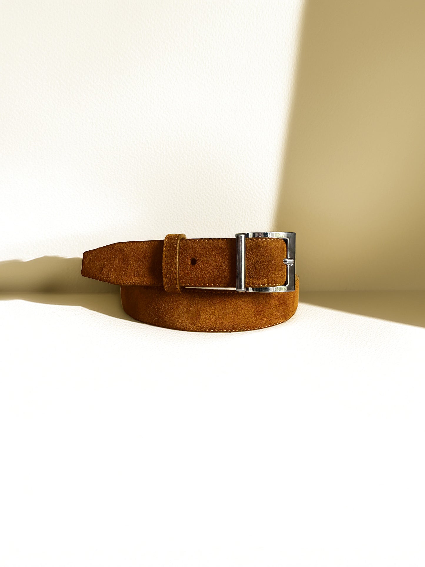 Loa – Cognac Suede