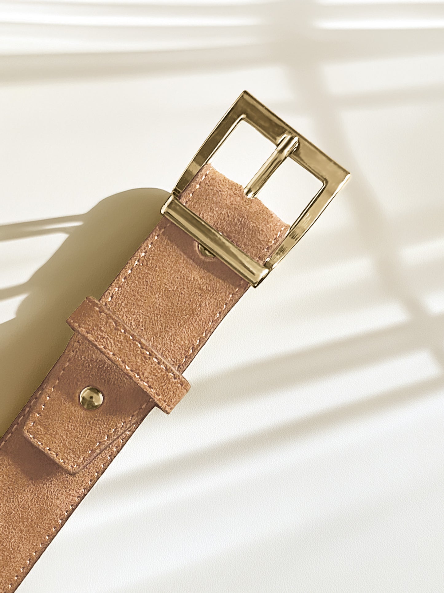 Loa – Sand Suede