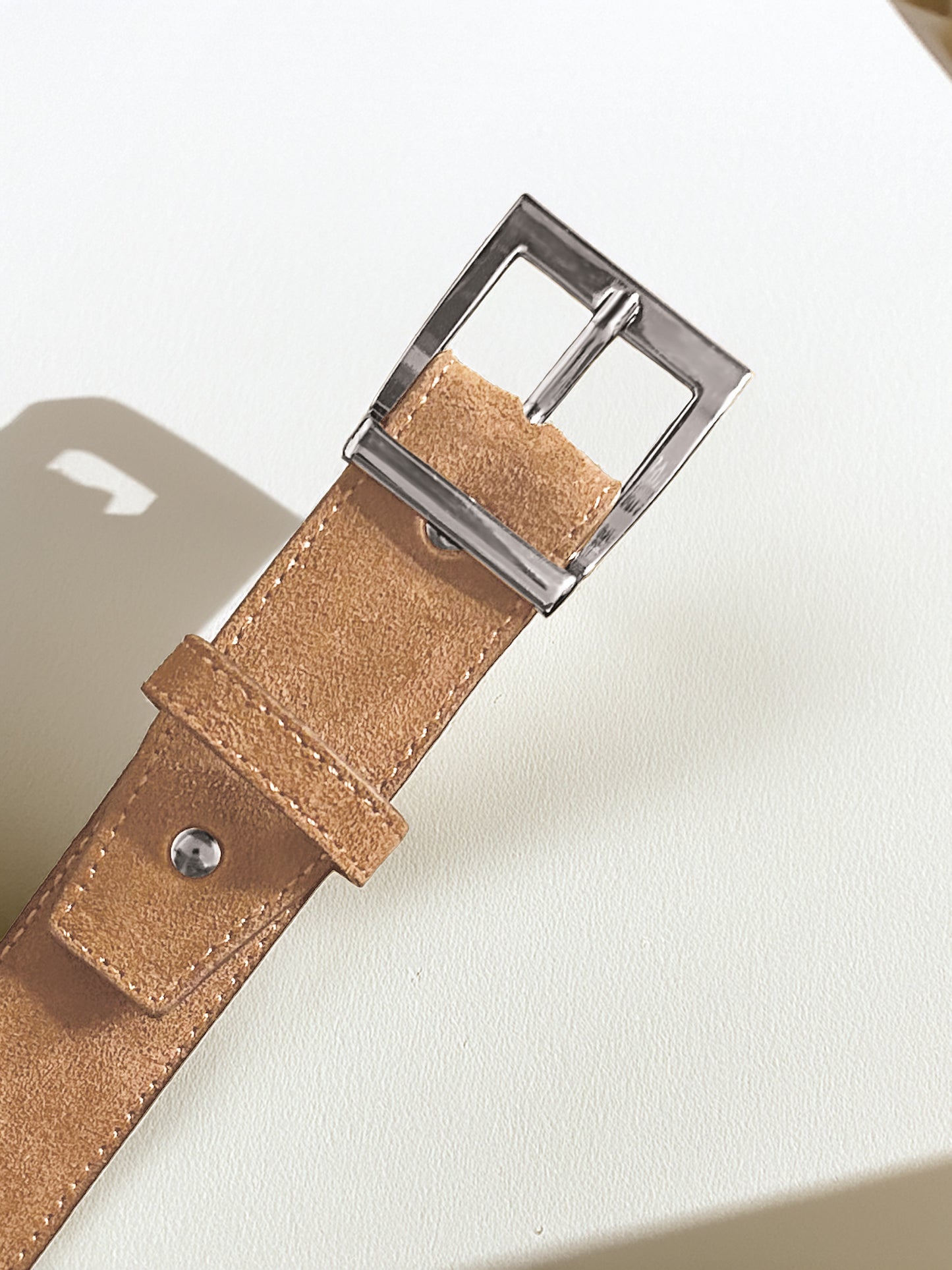 Loa – Sand Suede