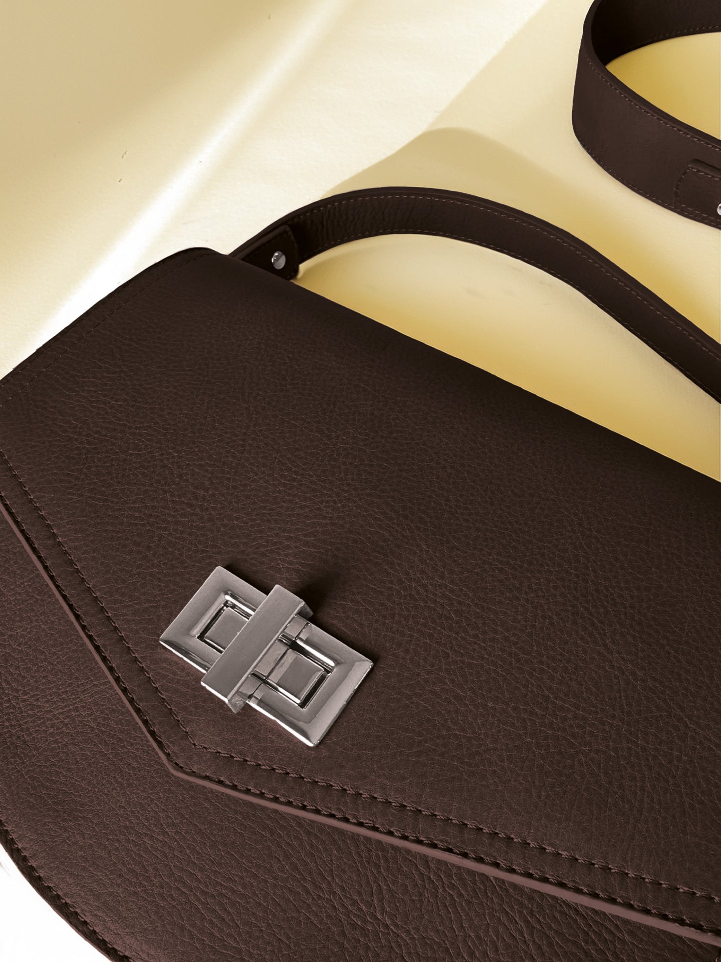 Xaya - Dark Brown